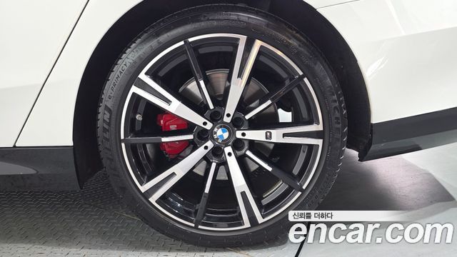 BMW 5-Series 2025 — photo 7