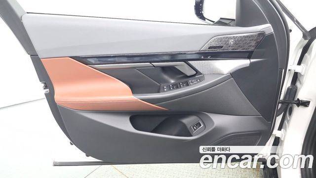 BMW 5-Series 2025 — photo 14