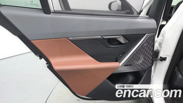 BMW 5-Series 2025 — photo 15