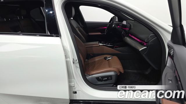 BMW 5-Series 2025 — photo 16