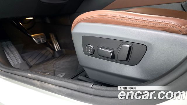 BMW 5-Series 2025 — photo 33