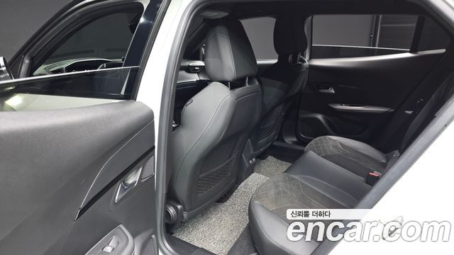 Peugeot 2008 2021 — photo 17