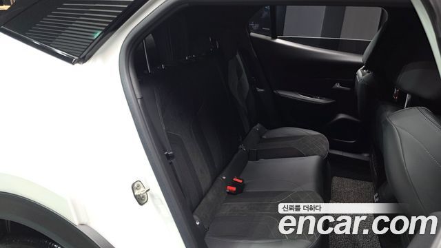 Peugeot 2008 2021 — photo 18
