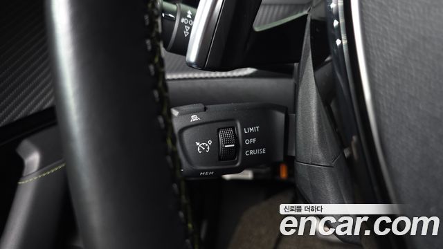 Peugeot 2008 2021 — photo 24