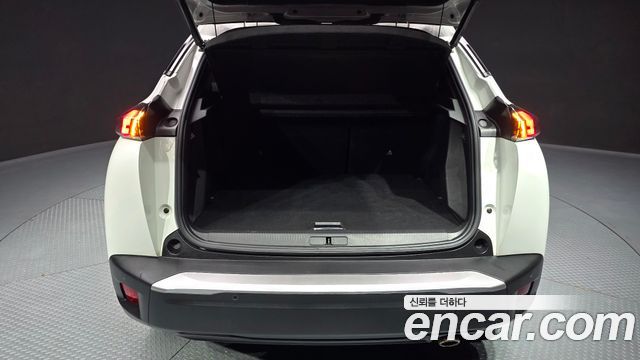 Peugeot 2008 2021 — photo 26