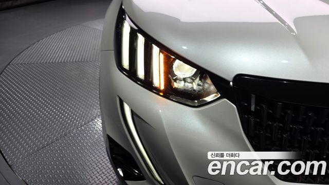 Peugeot 2008 2021 — photo 8