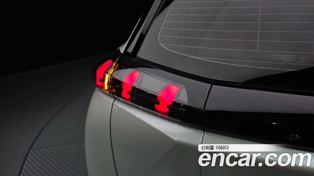Peugeot 2008 2021 — photo 9