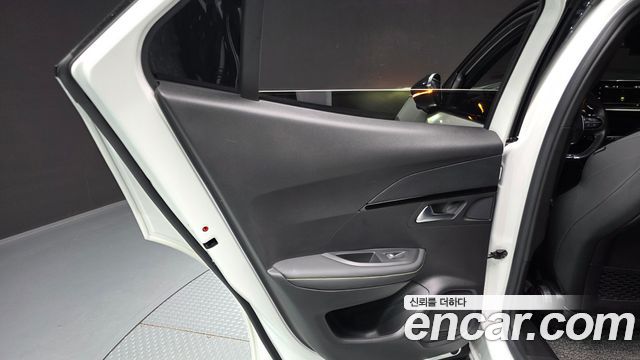 Peugeot 2008 2021 — photo 15