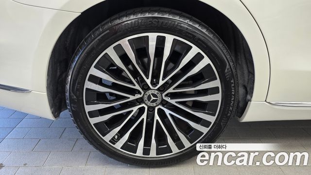 Mercedes-Benz S-Class 2023 — photo 5
