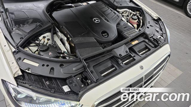 Mercedes-Benz S-Class 2023 — photo 6