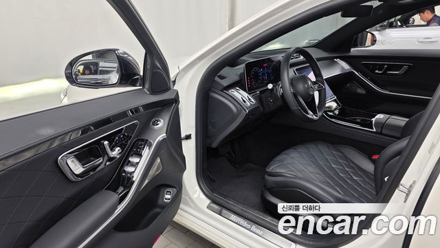 Mercedes-Benz S-Class 2023 — photo 13