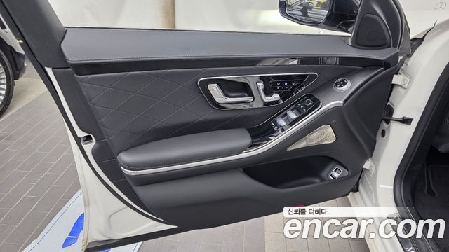 Mercedes-Benz S-Class 2023 — photo 14