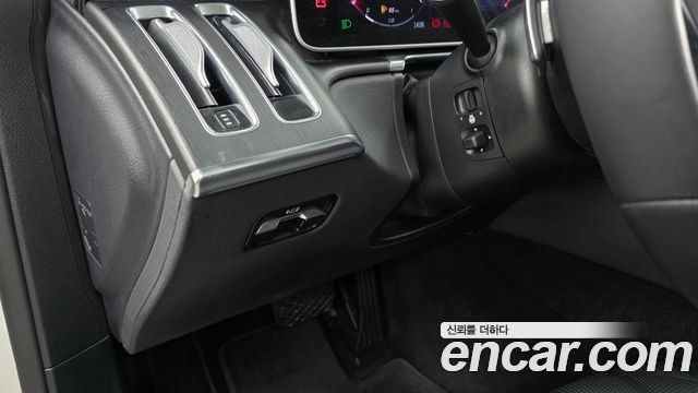 Mercedes-Benz S-Class 2023 — photo 27