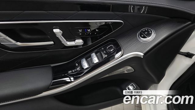 Mercedes-Benz S-Class 2023 — photo 29