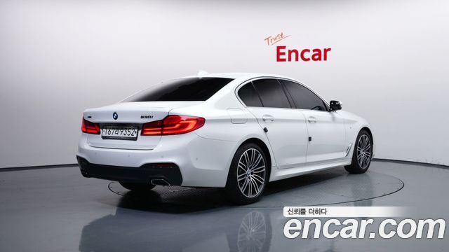 BMW 5-Series 2020 — photo 2