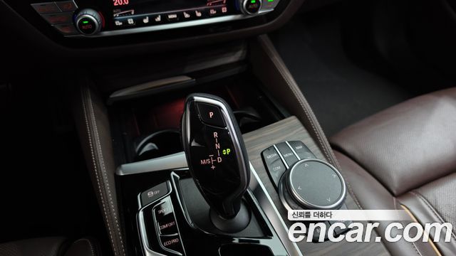 BMW 5-Series 2020 — photo 12