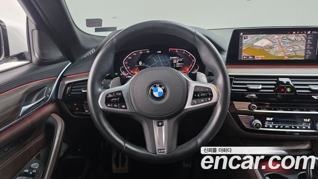 BMW 5-Series 2020 — photo 19