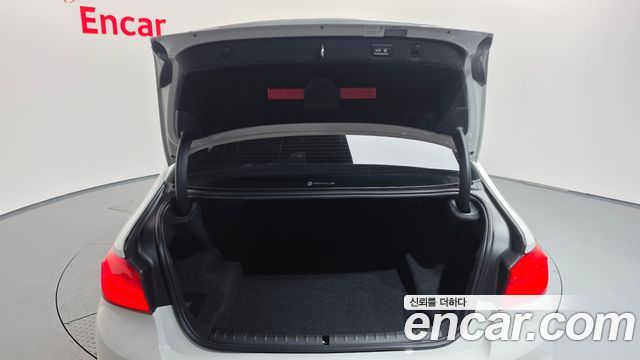 BMW 5-Series 2020 — photo 25