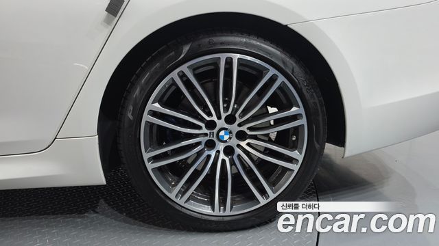 BMW 5-Series 2020 — photo 7