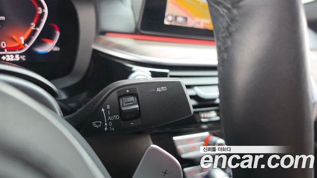 BMW 5-Series 2020 — photo 30