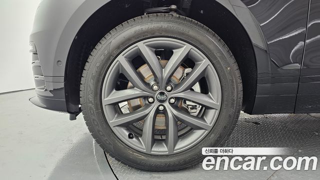Land Rover Range Rover Velar 2026 — photo 8