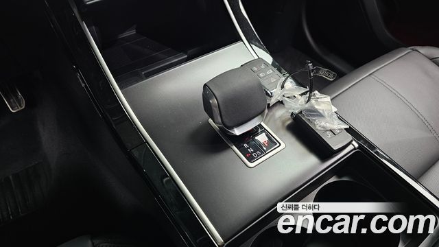 Land Rover Range Rover Velar 2026 — photo 13