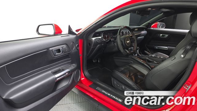 Ford Mustang 2018 — photo 13