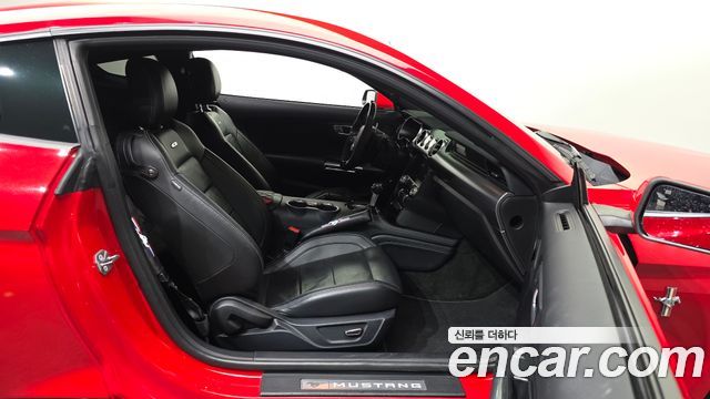 Ford Mustang 2018 — photo 17