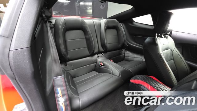 Ford Mustang 2018 — photo 18