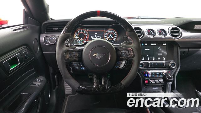 Ford Mustang 2018 — photo 19