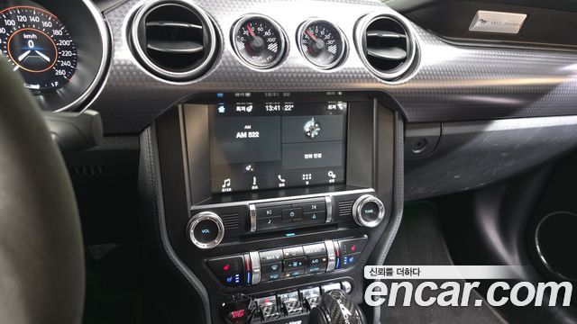 Ford Mustang 2018 — photo 20