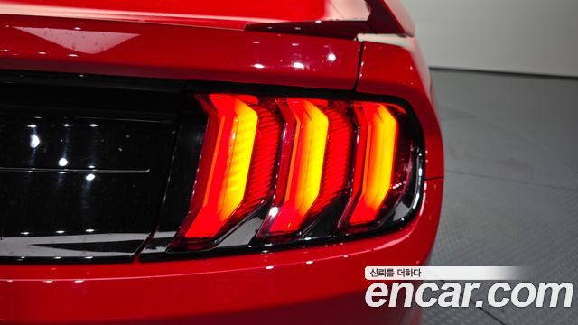 Ford Mustang 2018 — photo 9