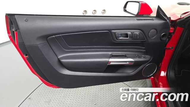 Ford Mustang 2018 — photo 14