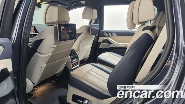 BMW X7 2021 — photo 17