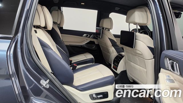 BMW X7 2021 — photo 18