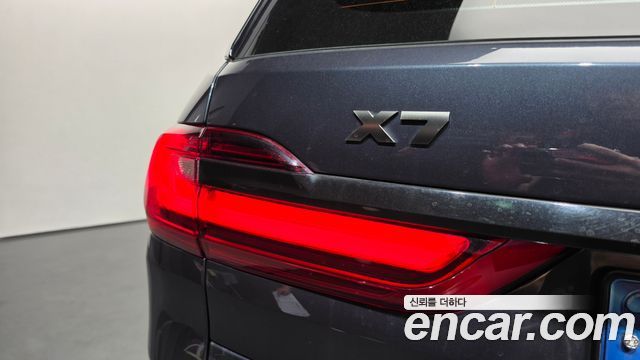 BMW X7 2021 — photo 9