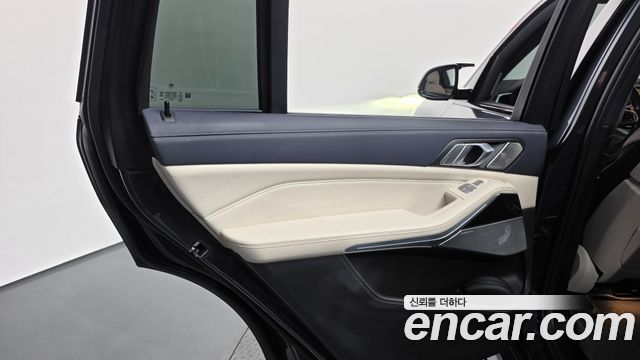 BMW X7 2021 — photo 15