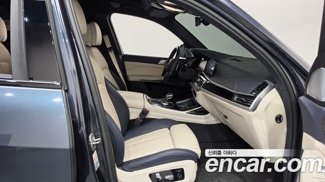 BMW X7 2021 — photo 16