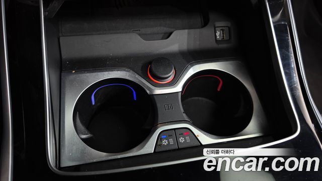 BMW X7 2021 — photo 28