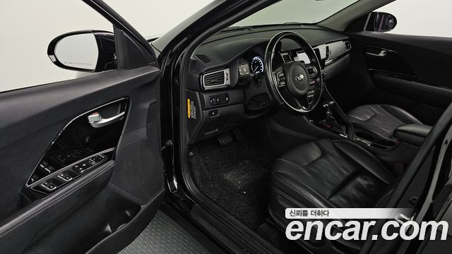 Kia Niro 2017 — photo 13