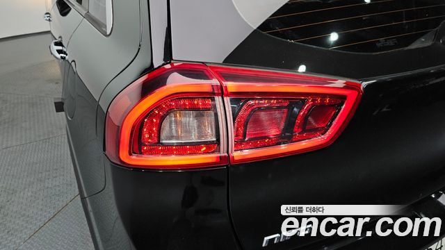 Kia Niro 2017 — photo 9