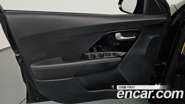 Kia Niro 2017 — photo 14