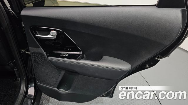 Kia Niro 2017 — photo 15