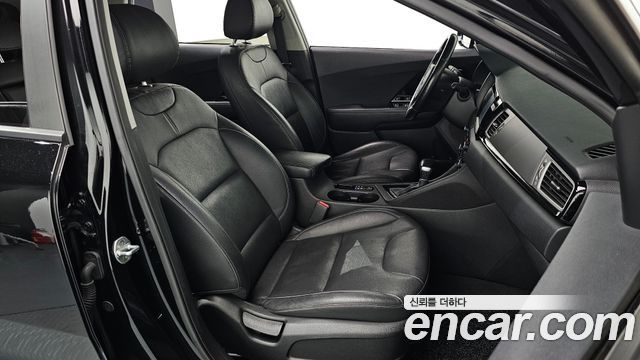 Kia Niro 2017 — photo 16