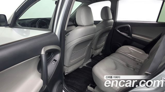 Toyota RAV4 2012 — photo 11