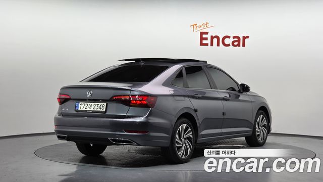 Volkswagen Jetta 2021 — photo 2