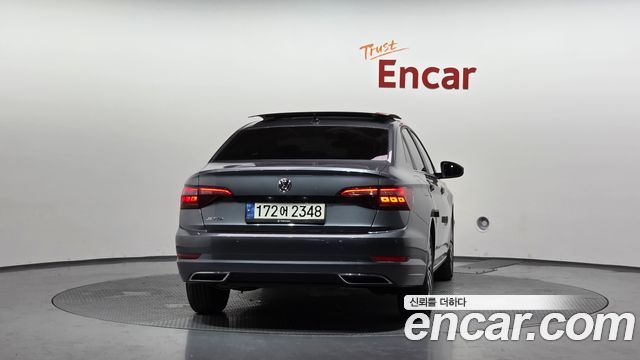 Volkswagen Jetta 2021 — photo 4