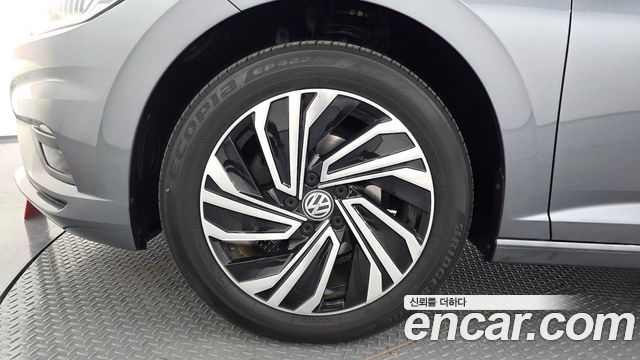 Volkswagen Jetta 2021 — photo 5