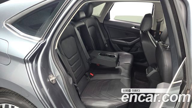 Volkswagen Jetta 2021 — photo 12