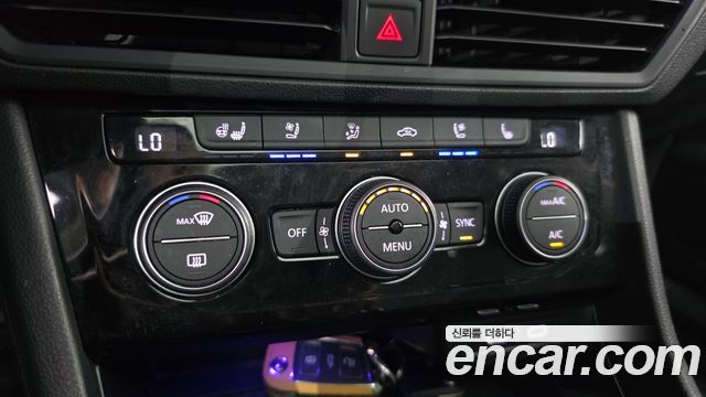 Volkswagen Jetta 2021 — photo 16